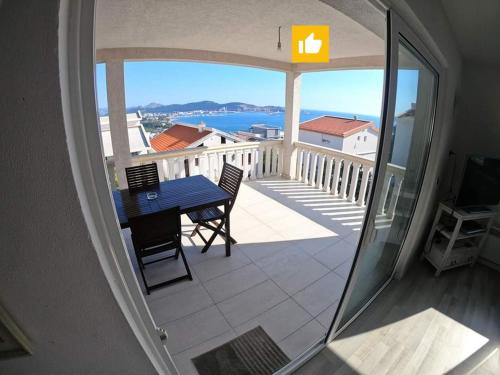 

Apartment Sea & Mountain