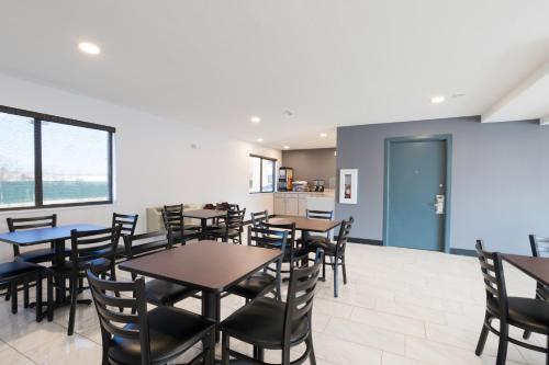 餐廳, 東皮奧里亞美洲最佳價值旅館 (Americas Best Value Inn East Peoria) in 東皮奧里亞