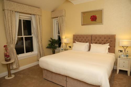 The Old Hall Hotel - image 5