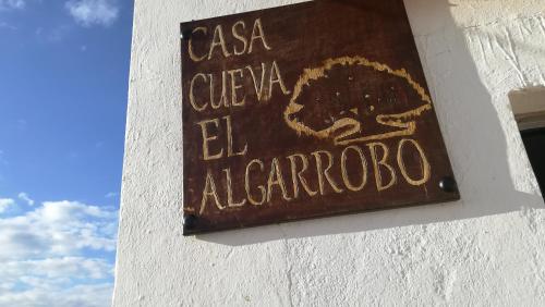 Casa cueva El Algarrobo