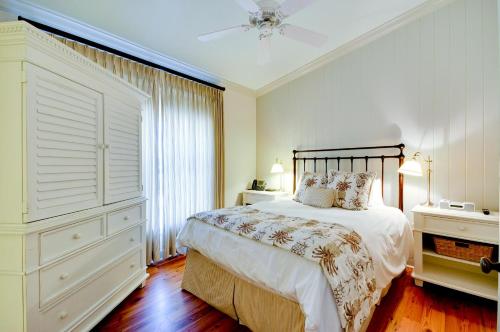 Mainsail Beach Inn on Holmes Beach - image 5