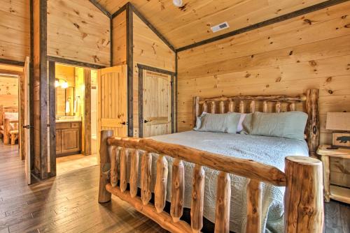 Luxe Cabin w/ Home Theater < 2 Miles to Gatlinburg near Big Bear Pizza and Subs