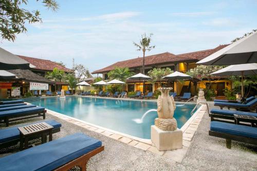 Deluxe Double or Twin Room with Pool View image 8