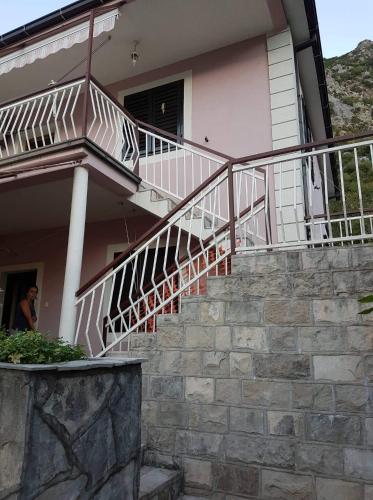 Apartman Risan - image 3