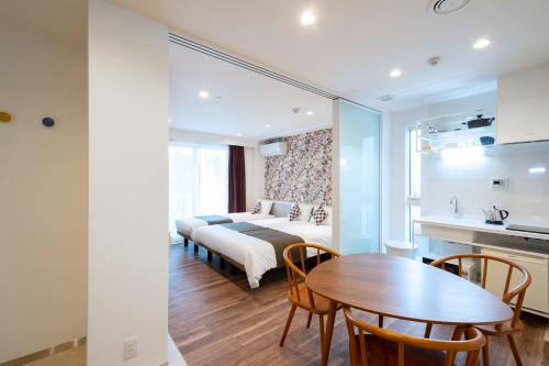 Deluxe Triple Room image 10