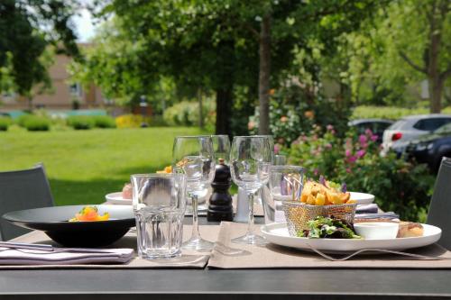 Best Western The Hotel Versailles - image 10