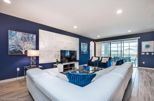 Varios Resort Pool Homes in Davenport, USA