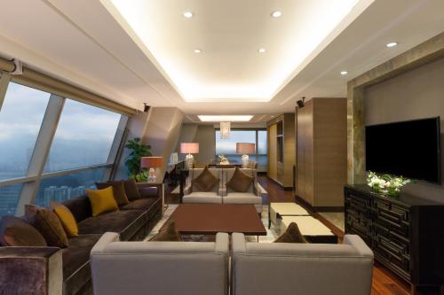 243485369 Crowne Plaza Wuxi Taihu by IHG