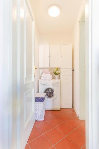 Duplex Apartment in centro con posto auto privato - image 12