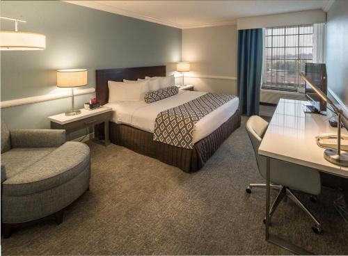 Crowne Plaza Hotel and Suites Pittsburgh South, an IHG Hotel