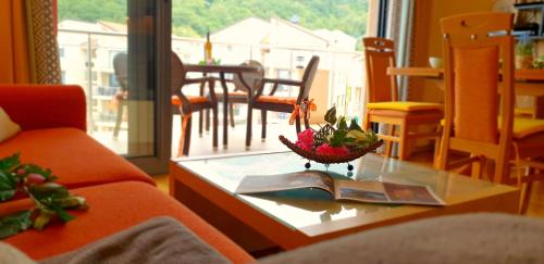 Charming Sunset pool apartment - image 4