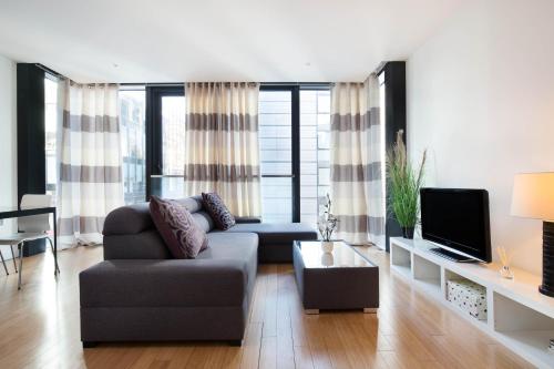 Quatermile Central Apartment - main image