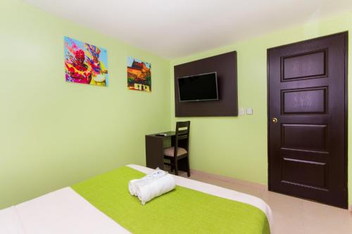 Hotel Avexi Suites By GEH Suites