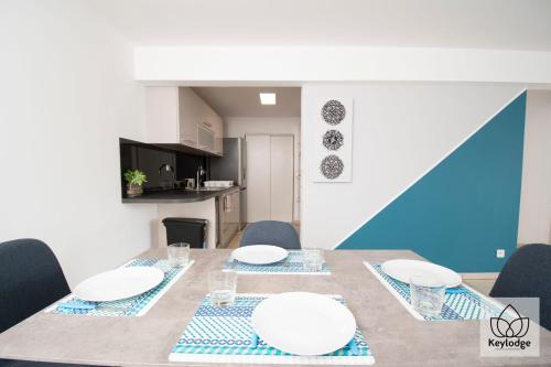 Blue 3etoiles - 45m2, Renove a 10min de l'aeroport