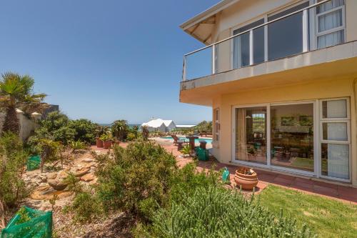 Garden, Lyngenfjord House in Cape St. Francis