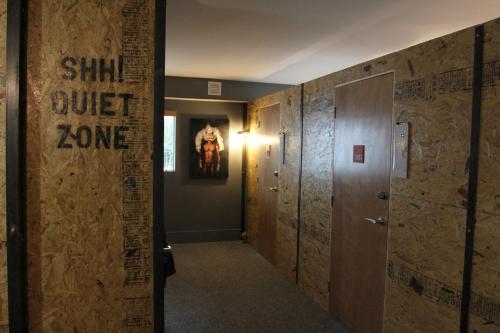 Hotel Gaythering - Gay Hotel - All Adults Welcome