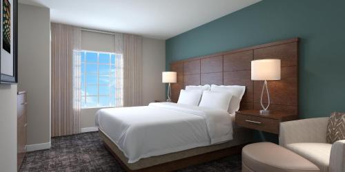 Staybridge Suites Columbus - Worthington