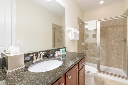Cozy Home with Private Pool and Water Park Access - image 12