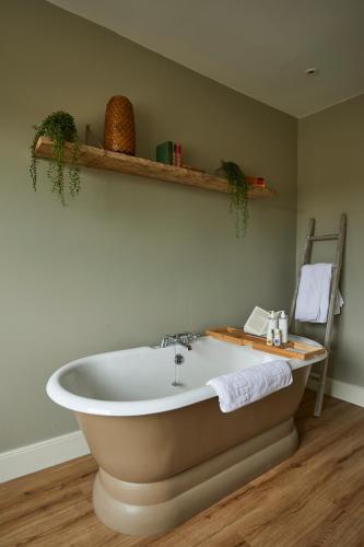 浴室, 梅休因阿姆斯賓館 (The Methuen Arms) in 科斯罕