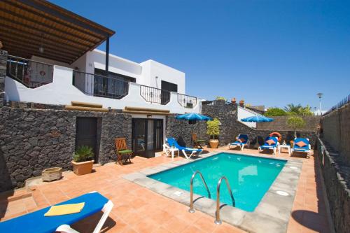 4 bedroom Villa Saturn with private heated pool