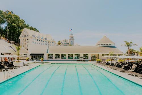 243578711 Claremont Resort & Club