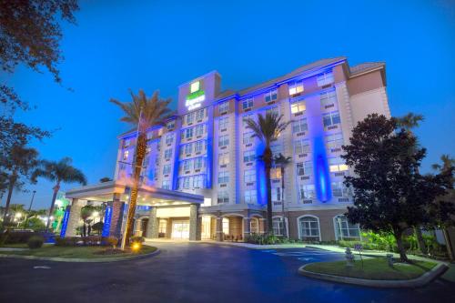 Holiday Inn Express & Suites S Lake Buena Vista, an IHG Hotel