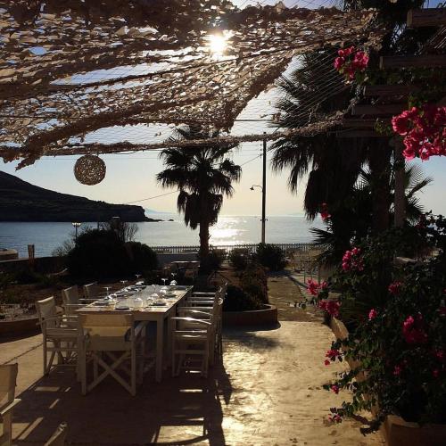 Sunset Studios & Rooms in Antiparosa