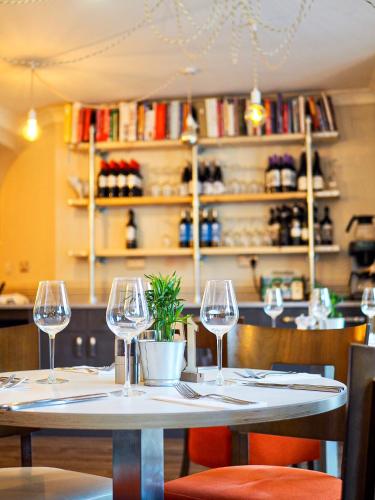 Restaurace, Hayward's at the Grasmere in Keynsham East