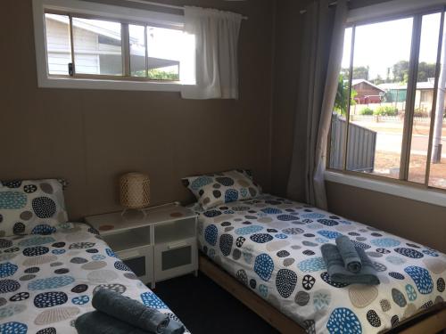 Ocean Song Cottage- pet friendly conditions apply