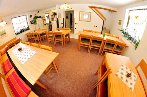 restavracija, Pension 444 - Ski Resort Herlikovice and Bubakov in Za Rekou