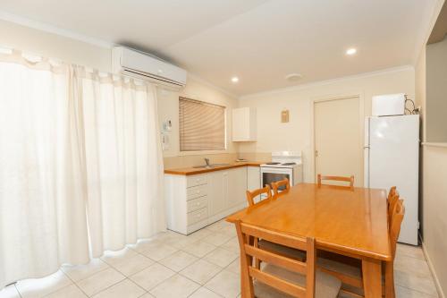 Cottage 20 - 3 Bedroom - Lake Hume Resort