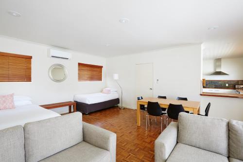 Bay Beach Motel 2