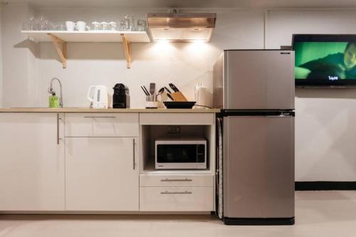 S1 Large Duplex Silom 3 Beds, Full Kitchen WIFI, Bangkok