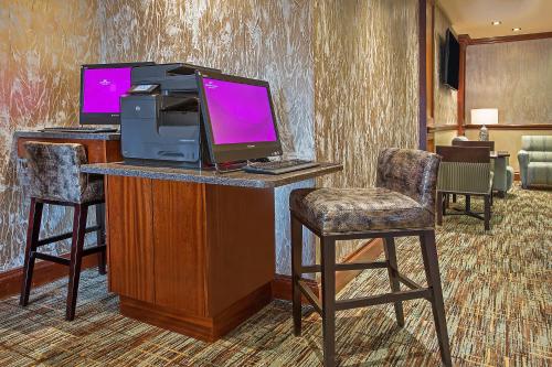 Crowne Plaza Hotel Knoxville an IHG Hotel - image 6