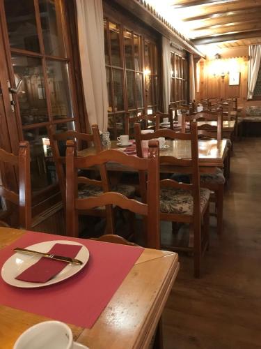 Restaurant, Hotel Helvetia in Zermatt
