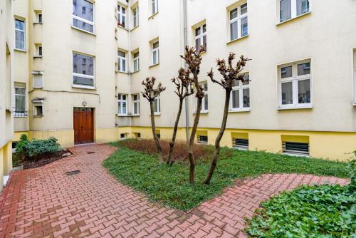 Deluxe Old Town Apartment by Renters