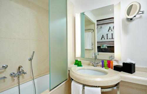 243731107 Hotel Indigo Rome - St. George by IHG