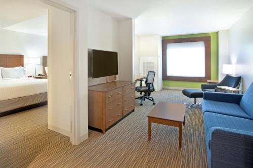 Holiday Inn Express Hotel & Suites Austin Downtown