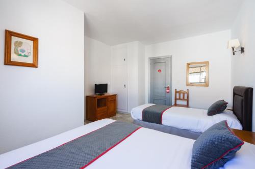 Hotel El Ancla - image 2