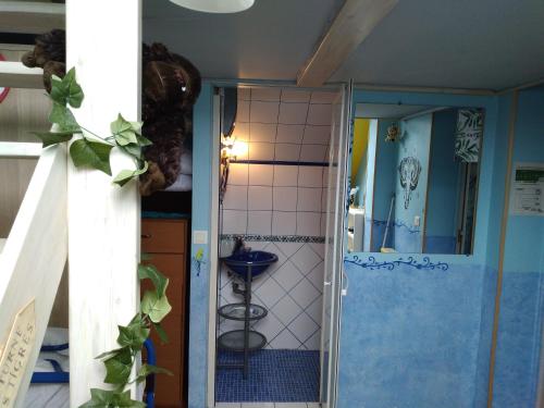Bathroom, Chambres d'hotes du Port aux Cerises in Vigneux-sur-Seine