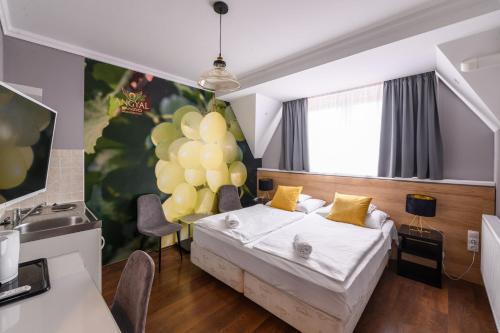 Standard Double Room image 5