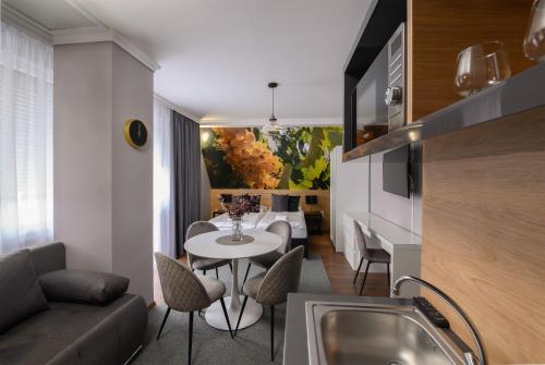 Apartment with Terrace image 3