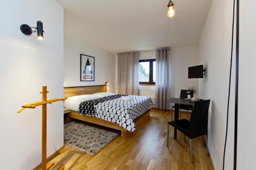 Hotel Wolf - image 6