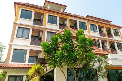 Exterior view, Sasi Nonthaburi hotel and apartment in Bang Bua Thong