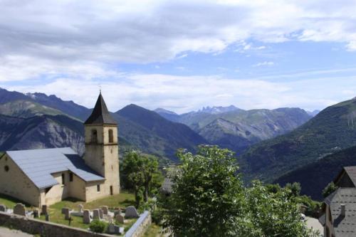 Grande Maison Villard Notre Dame Parc de Ecrins gîte à louer Villelonge