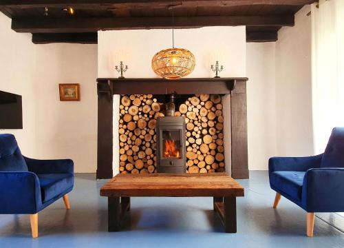 Poule Reine - Jacuzzi - 6 personnes gîte à louer Ségur-le-Château