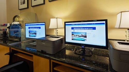 Best Western Pasadena Inn - image 5
