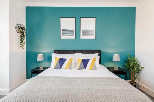 OPEN Luxury Contractor Apartment East London - image 8
