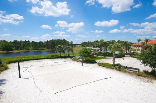 Shine Fun Vacation Home with Private Pool & Spa Next To Disney - image 9