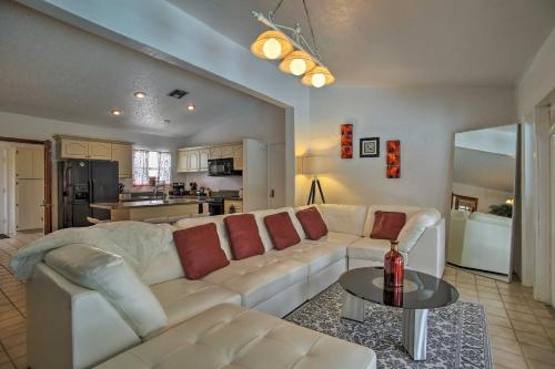 Miami Home with Screened-in Pool Mins from Zoo! in Miami, USA